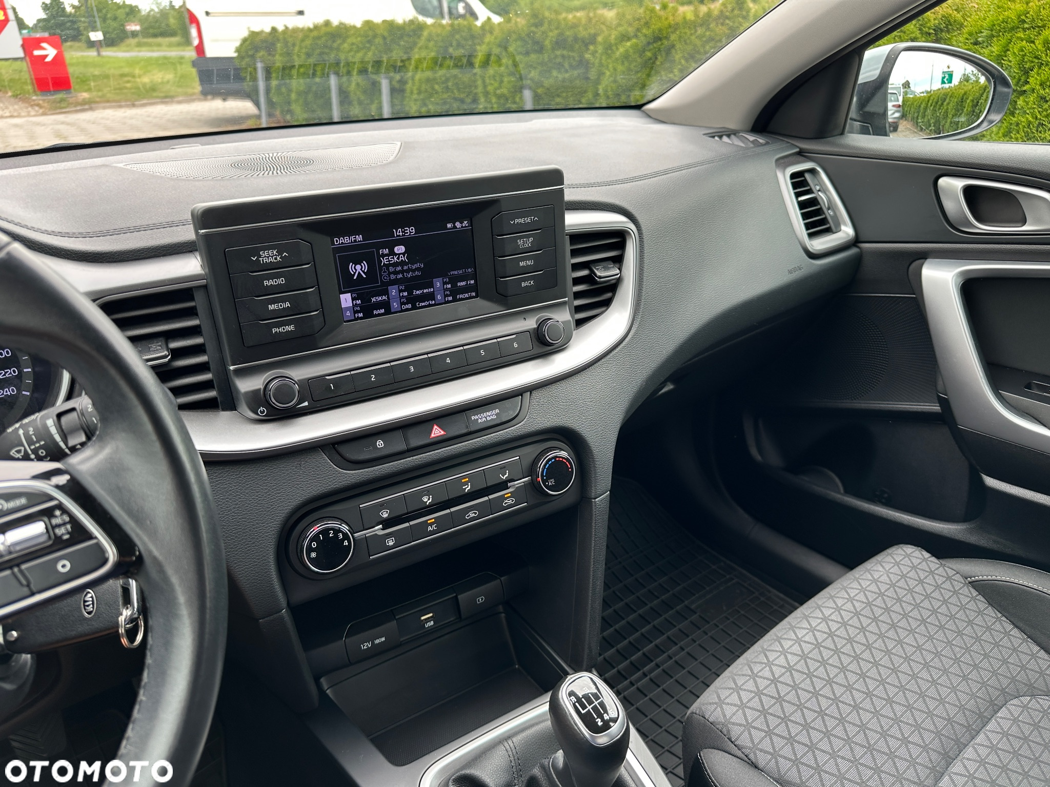 Kia Ceed 1.6 CRDi SCR M - 26