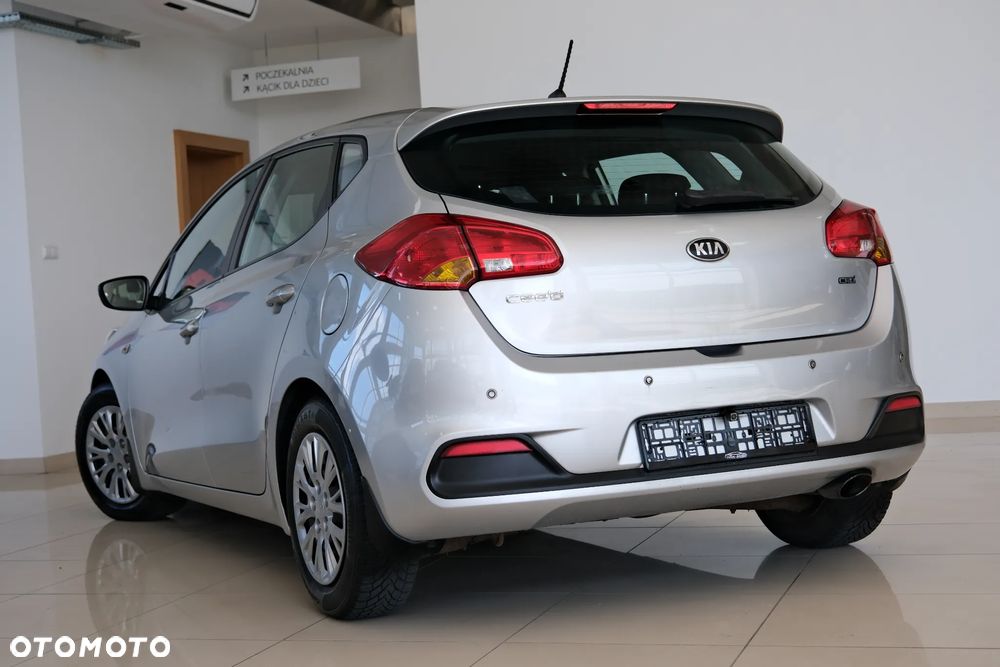 Kia Ceed - 13
