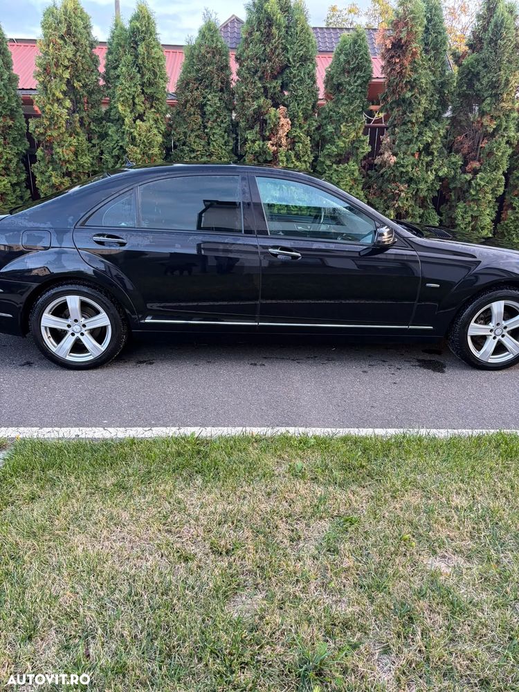 Mercedes-Benz S - 9