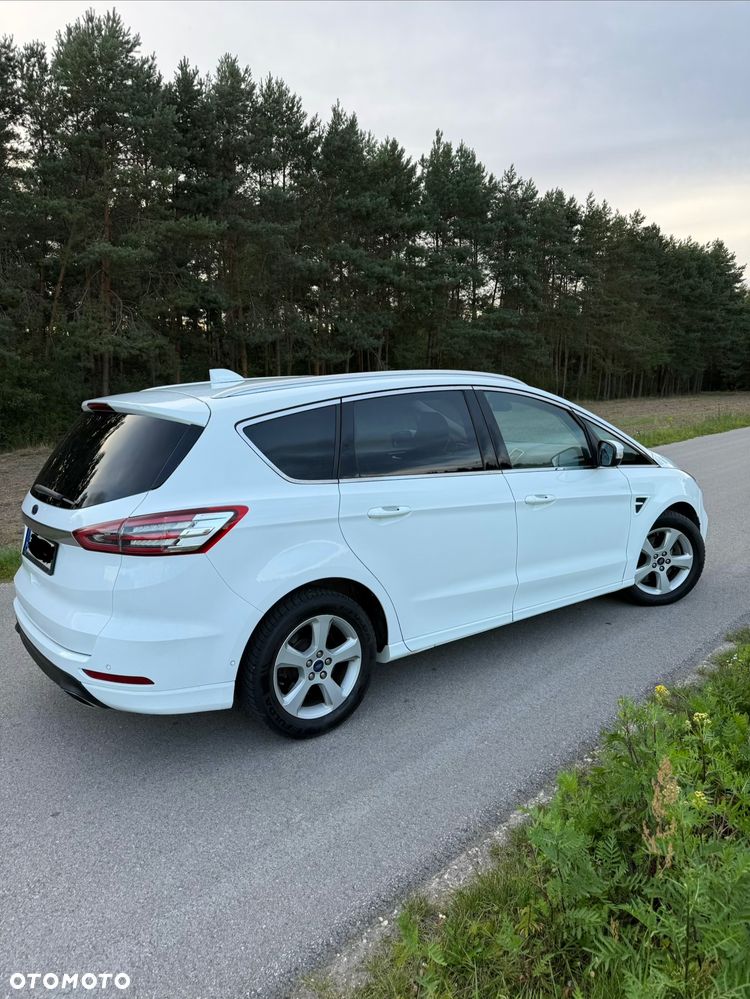 Ford S-Max - 12