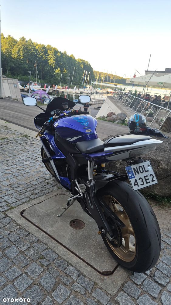 Yamaha R6 - 10