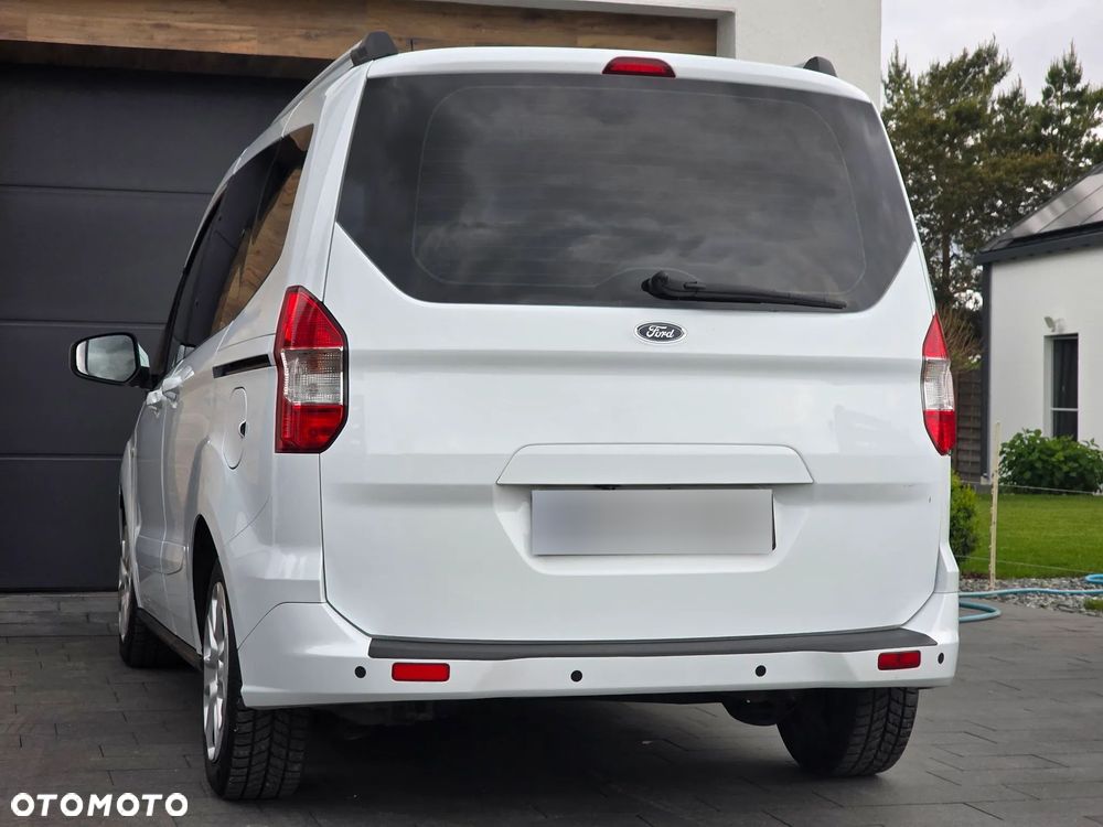 Ford Tourneo Courier 1.5 TDCi Trend - 18