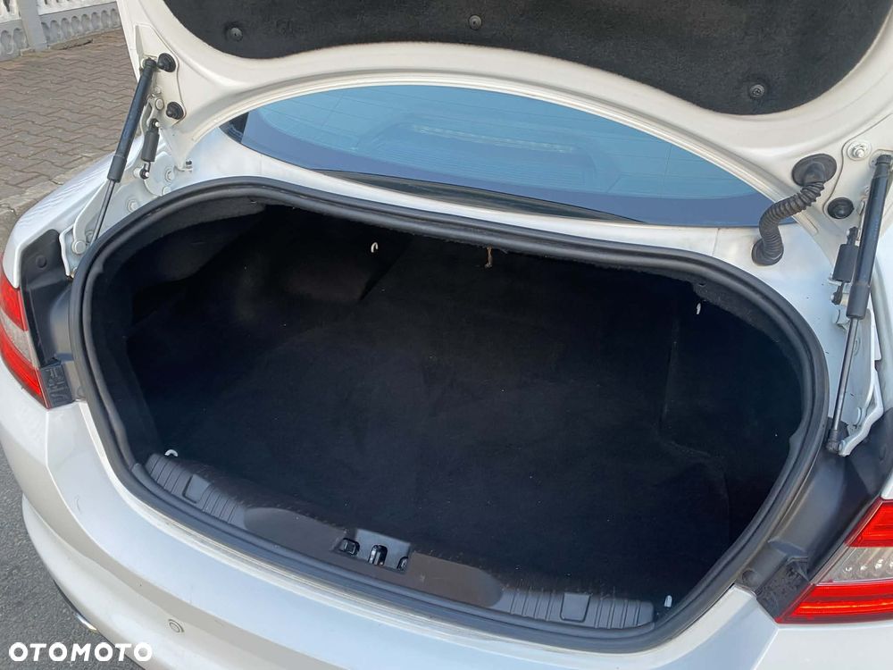 Jaguar XF 3.0 V6 D Luxury - 23