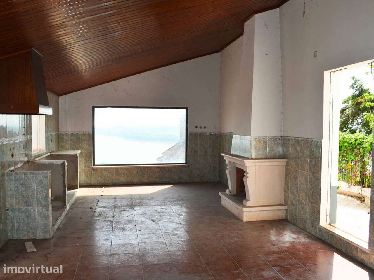 Moradia T2 com vista rio a necessitar de obras - Grande imagem: 3/20