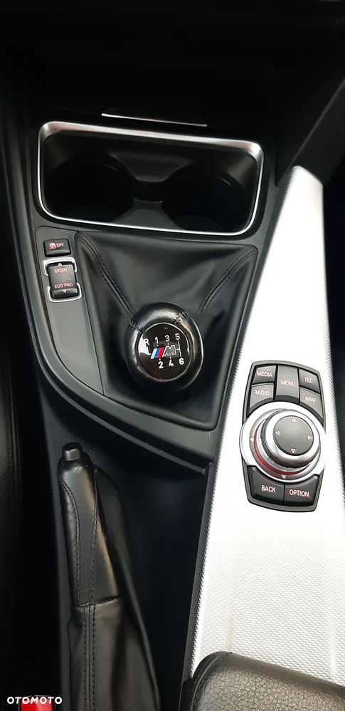 BMW Seria 3 335i xDrive - 12
