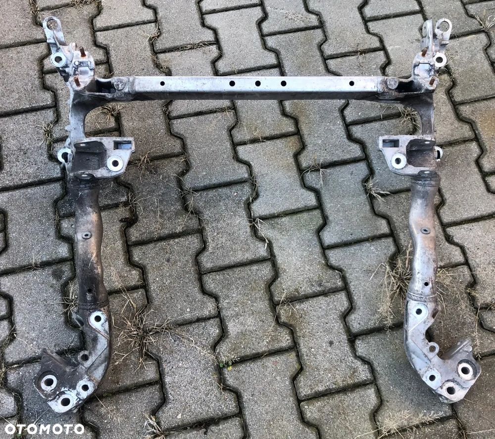 Audi A4 B8 8K A5 8T wózek kołyska sanki belka silnika