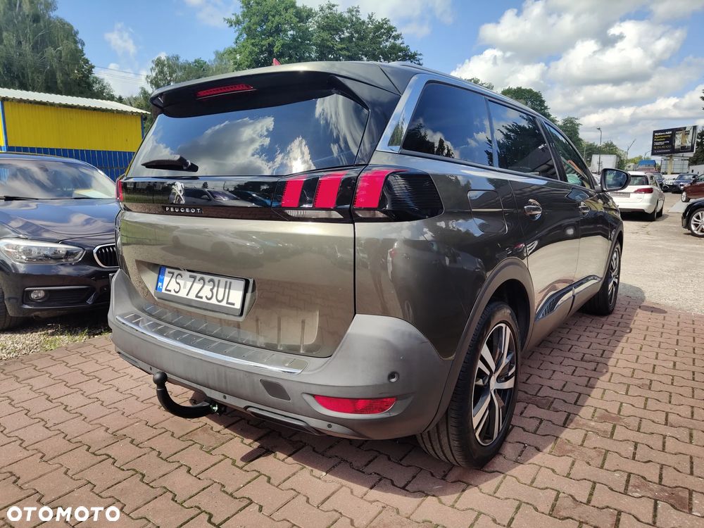 Peugeot 5008 - 8