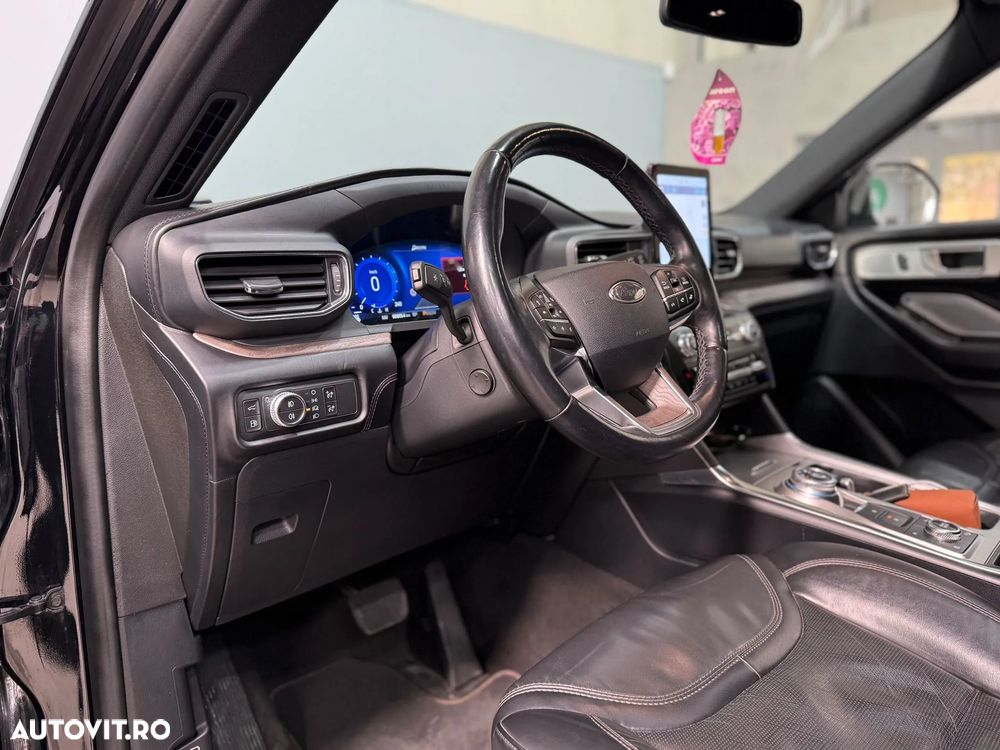 Ford Explorer 3.0 PHEV Platinum - 13