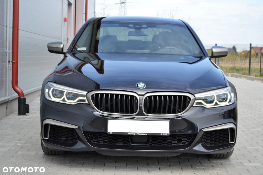 BMW Seria 5 M550i xDrive sport - 14
