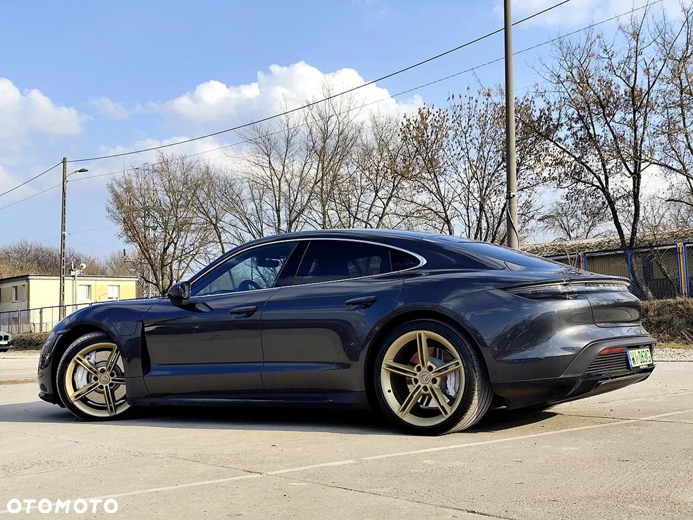 Porsche Taycan Turbo - 5