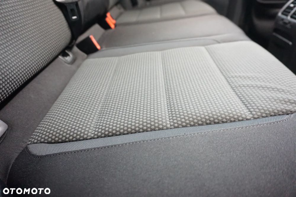 Volkswagen Golf 1.6 TDI DPF DSG Comfortline - 30