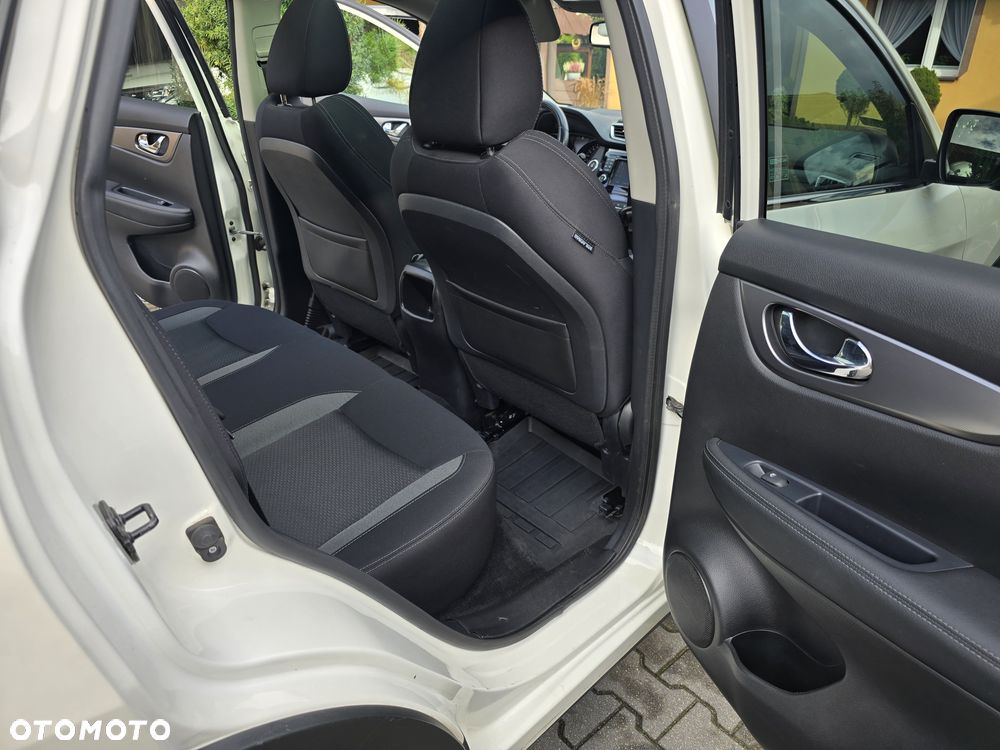 Nissan Qashqai 1.3 DIG-T N-CONNECTA - 22