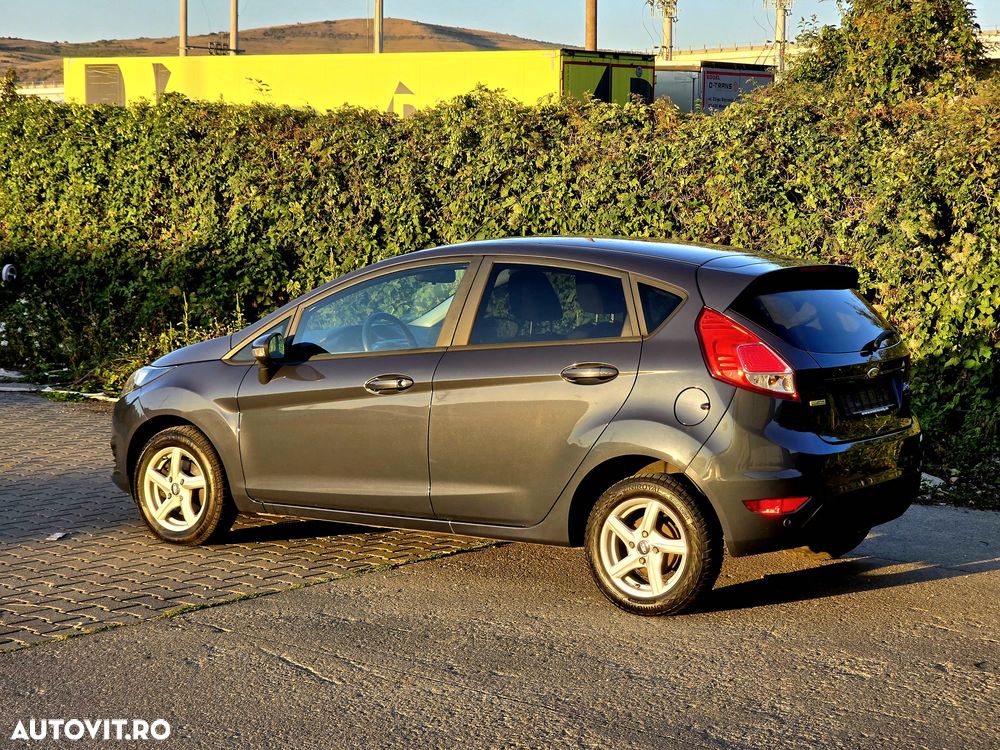 Ford Fiesta - 12