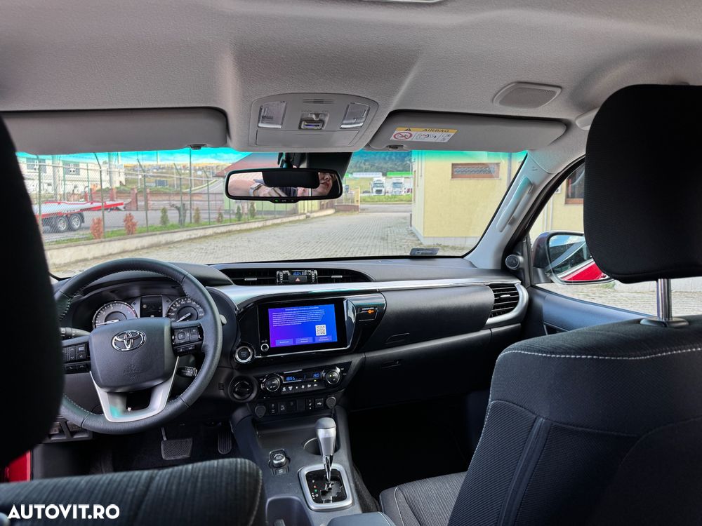Toyota Hilux 2.8D 204CP 4x4 Double Cab AT MHEV Executive - 16