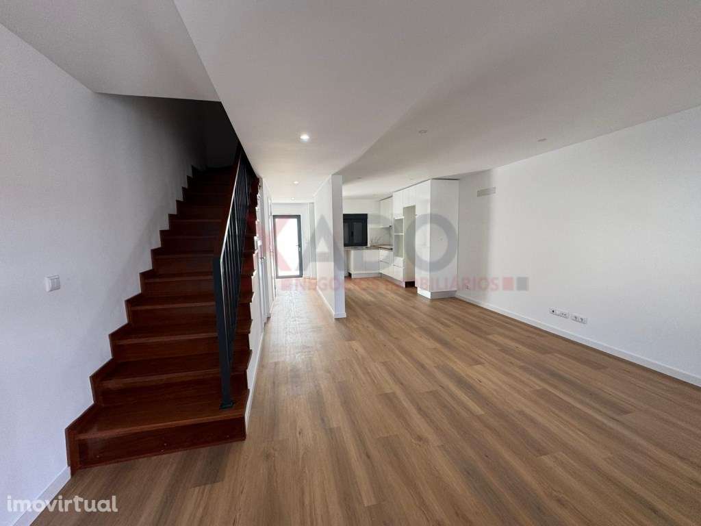 Moradia Geminada Renovada em Vodra - Seia | Serra da Estrela - Grande imagem: 2/17