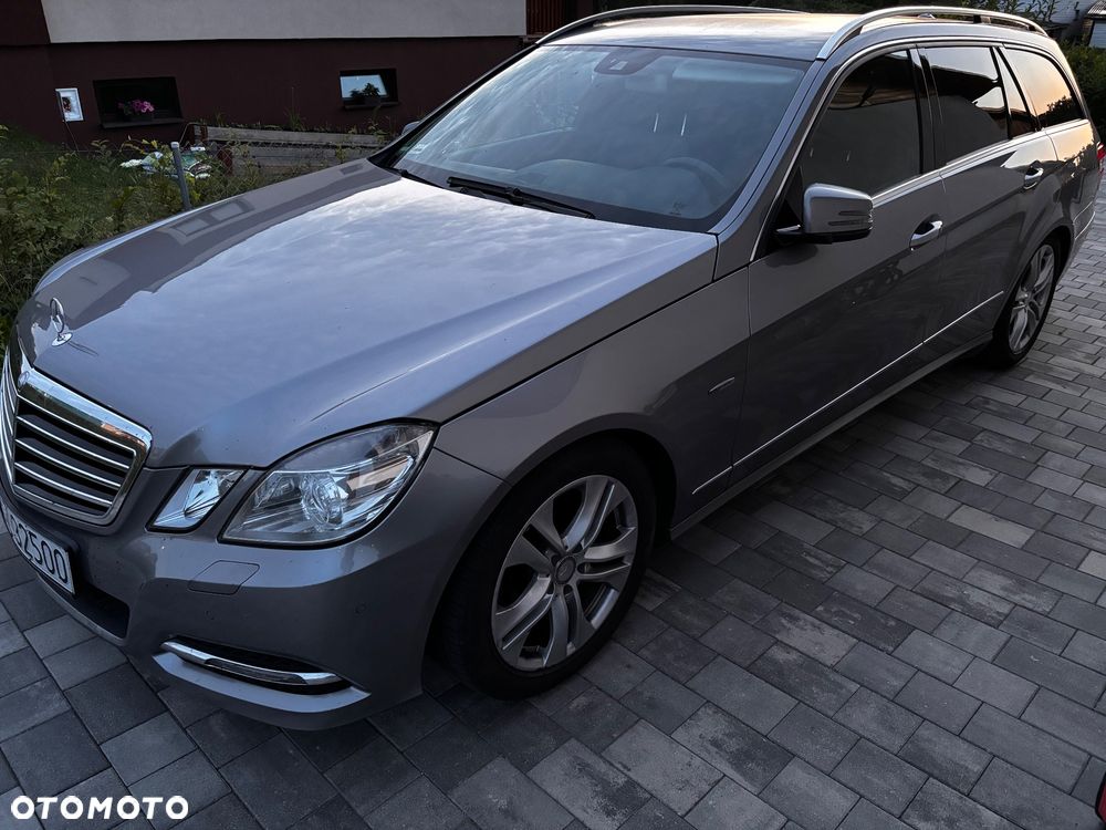 Mercedes-Benz Klasa E 220 CDI DPF BlueEFFICIENCY Automatik Avantgarde - 3