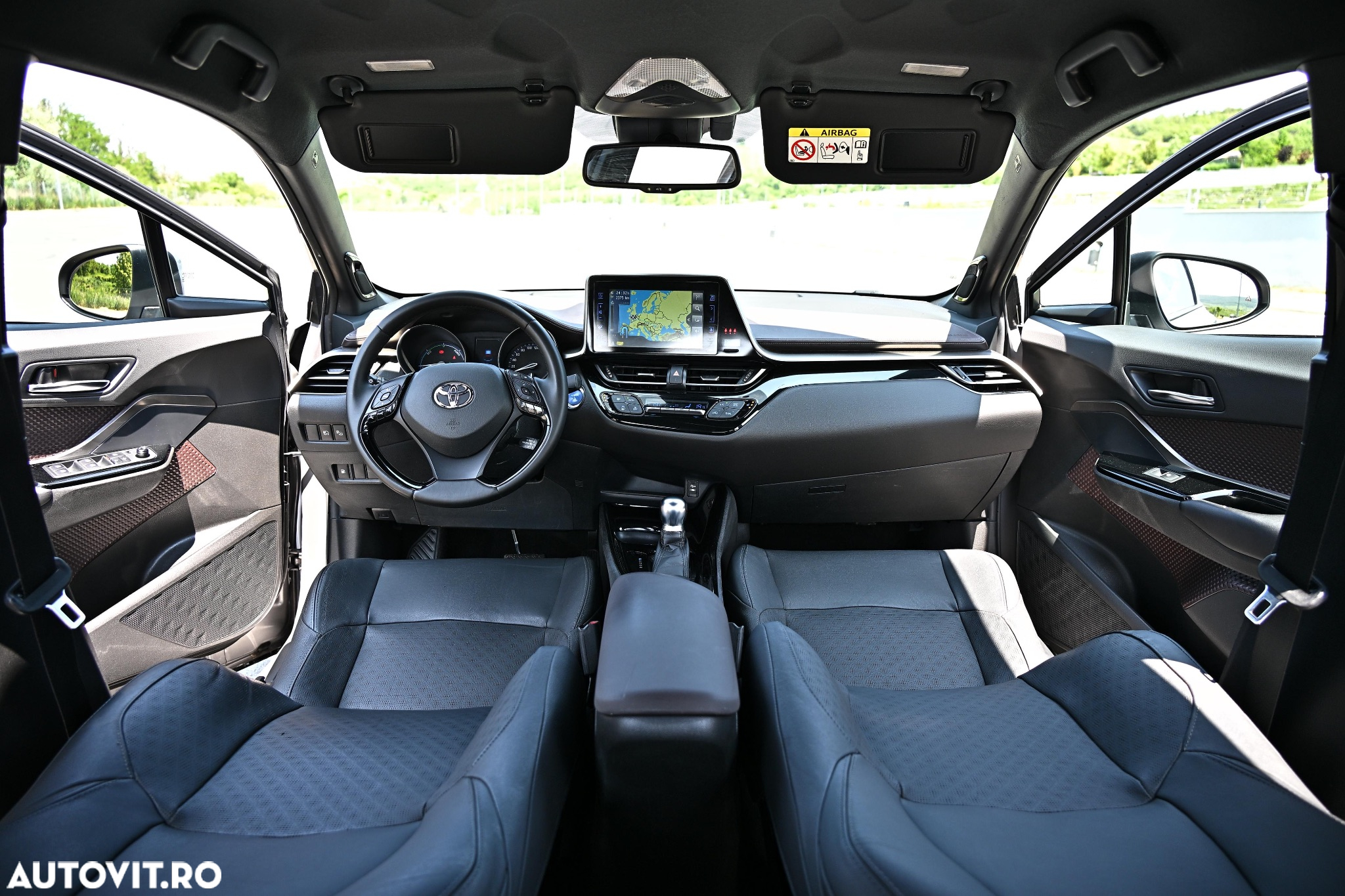 Toyota C-HR Hybrid Style Selection - 13