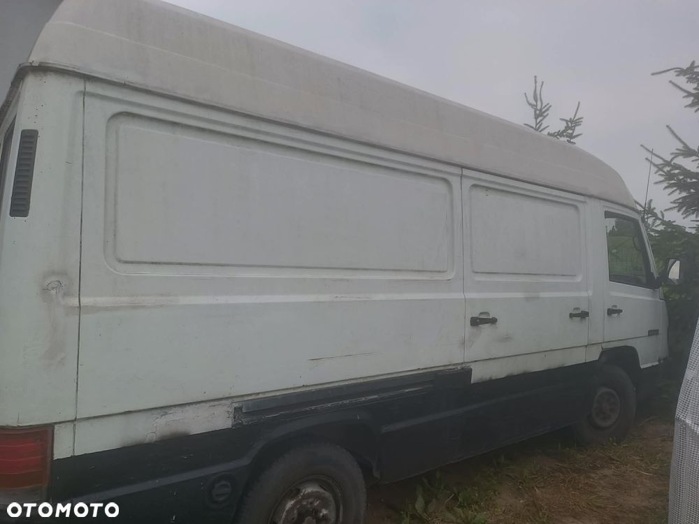 Mercedes-Benz MB 100D - 5