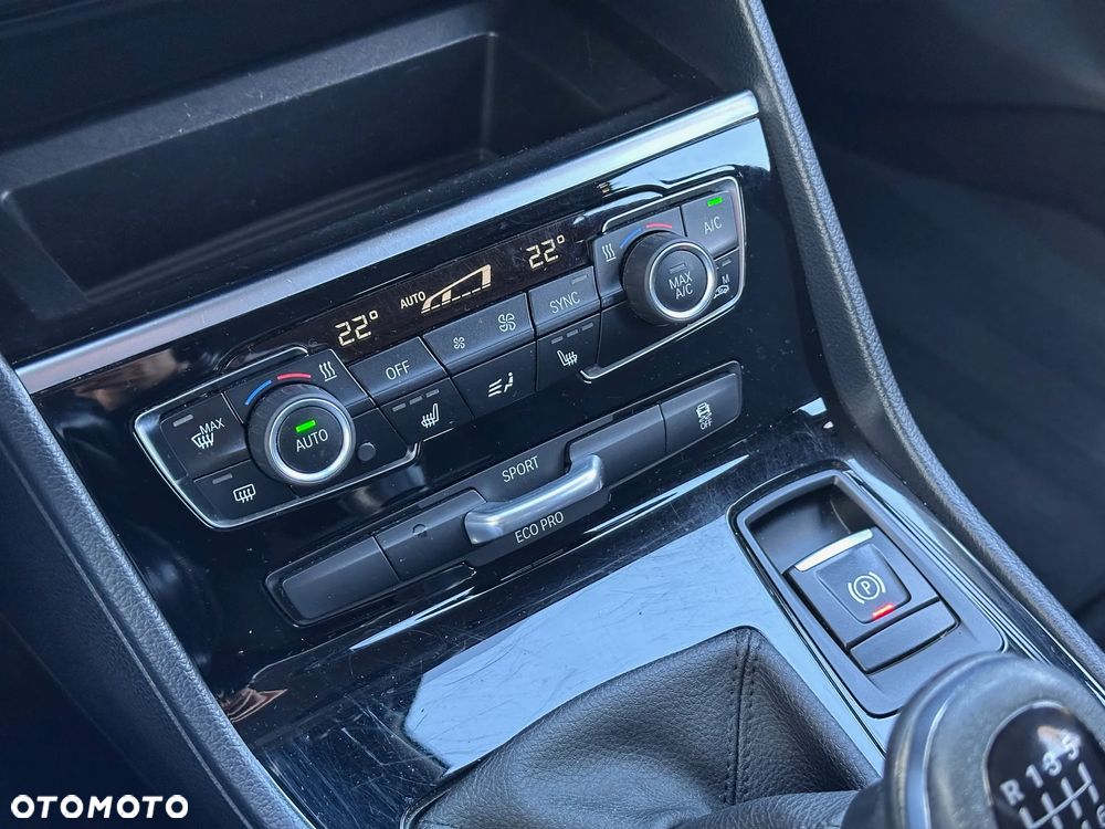 BMW Seria 2 218d - 22