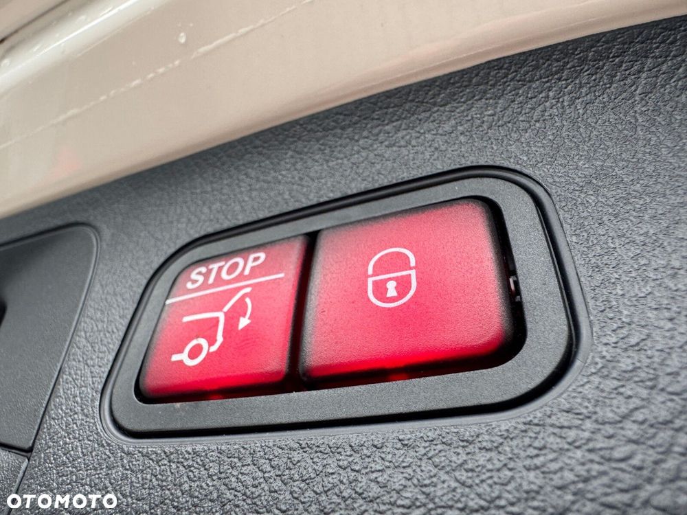 Mercedes-Benz GLA - 19