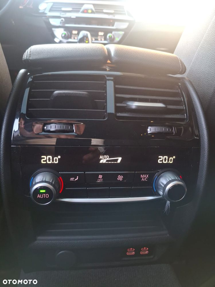 BMW Seria 5 520d M Sport - 13