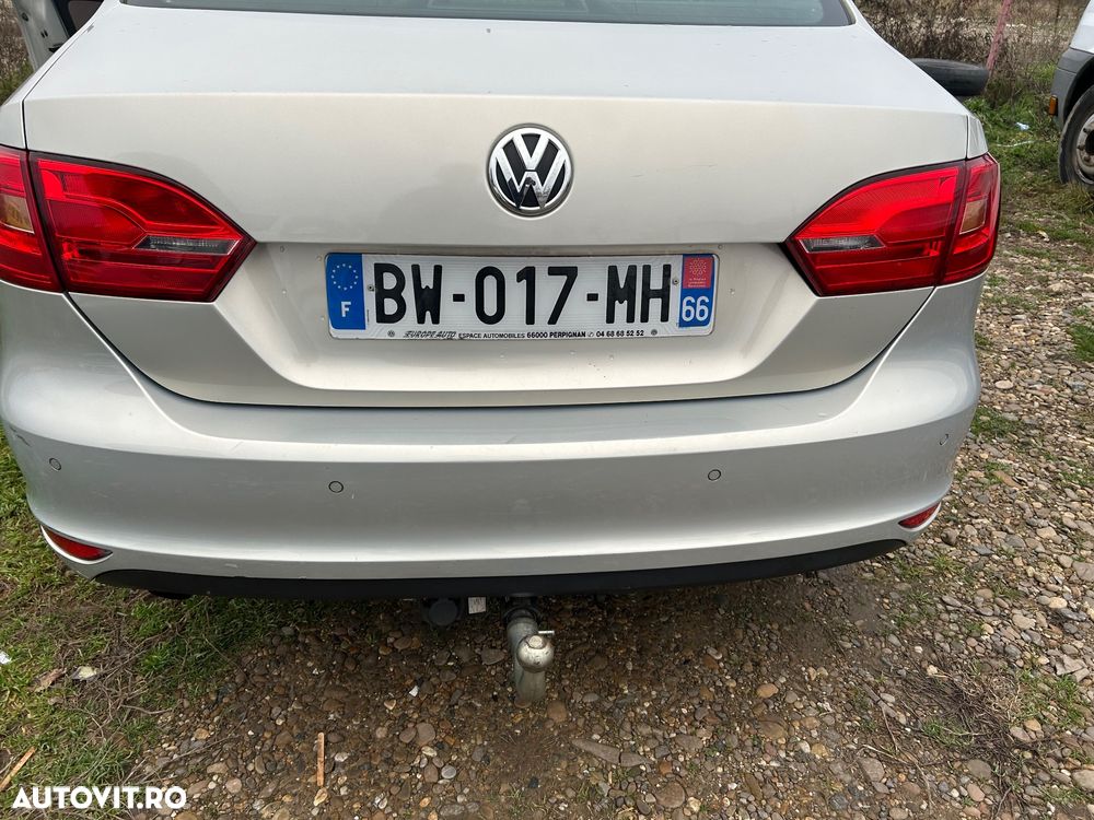 Volkswagen Jetta 1.6 TDI DSG Comfortline - 21