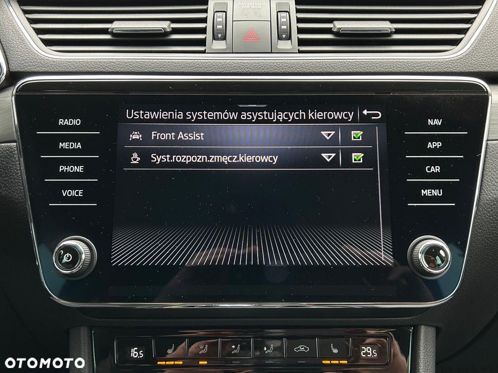 Skoda Superb 2.0 TSI Style DSG - 35