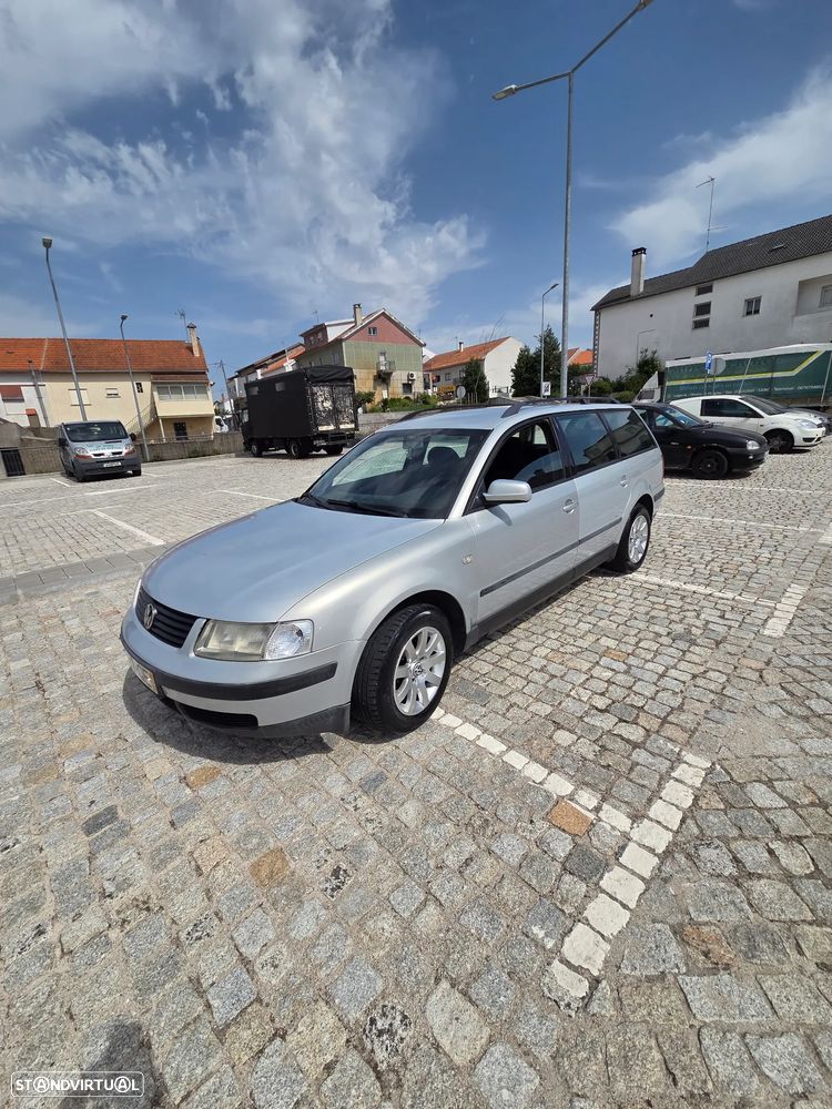 VW Passat Variant 1.9 TDi Confortline - 4
