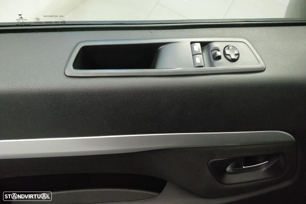 Peugeot Traveller - 27