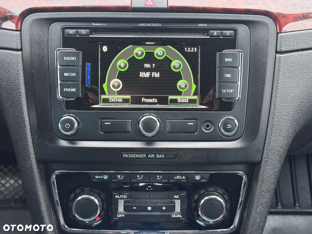 Skoda Superb 2.0 TDI DSG Exclusive - 23