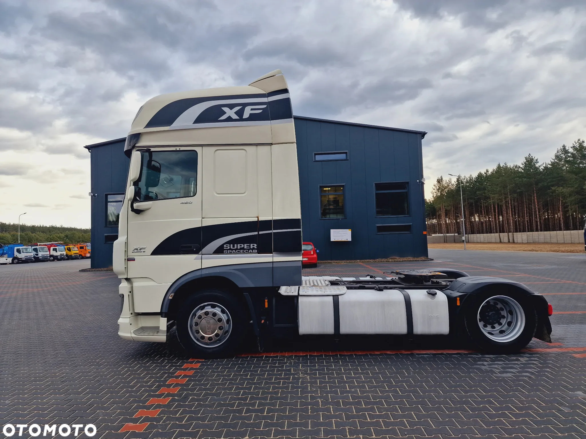 DAF XF 106 460 * EURO 6 * Super Space Cab * automat * LOW DECK * MEGA - 2