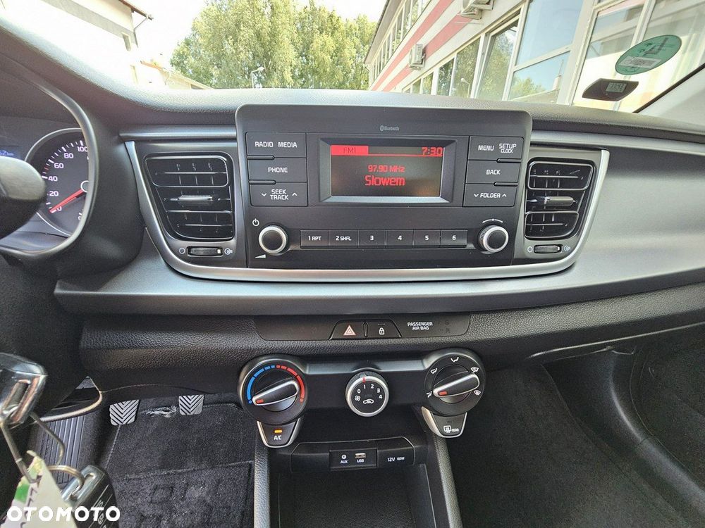 Kia Rio 1.0 T-GDI 100 Dream-Team Edition - 16