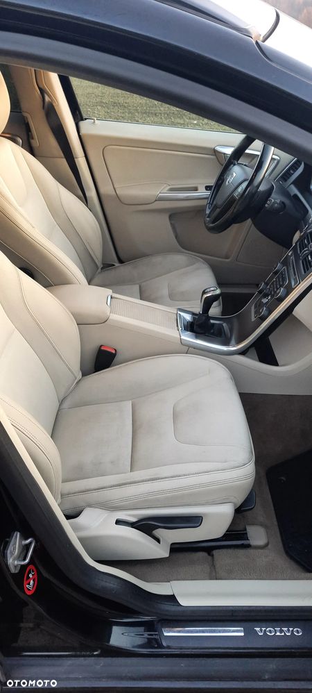 Volvo XC 60 D4 Drive-E Momentum - 17