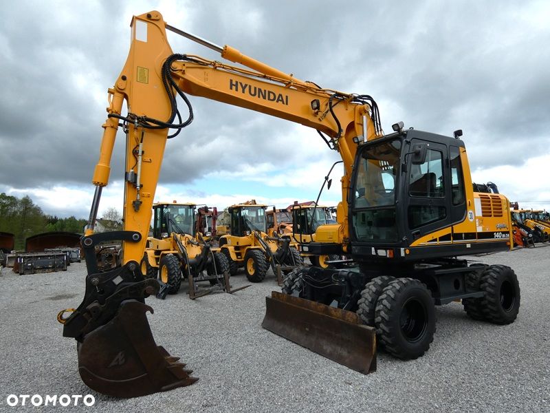 Hyundai 140W-7A / Stan BDB / Ładnie utrzymana / - 6