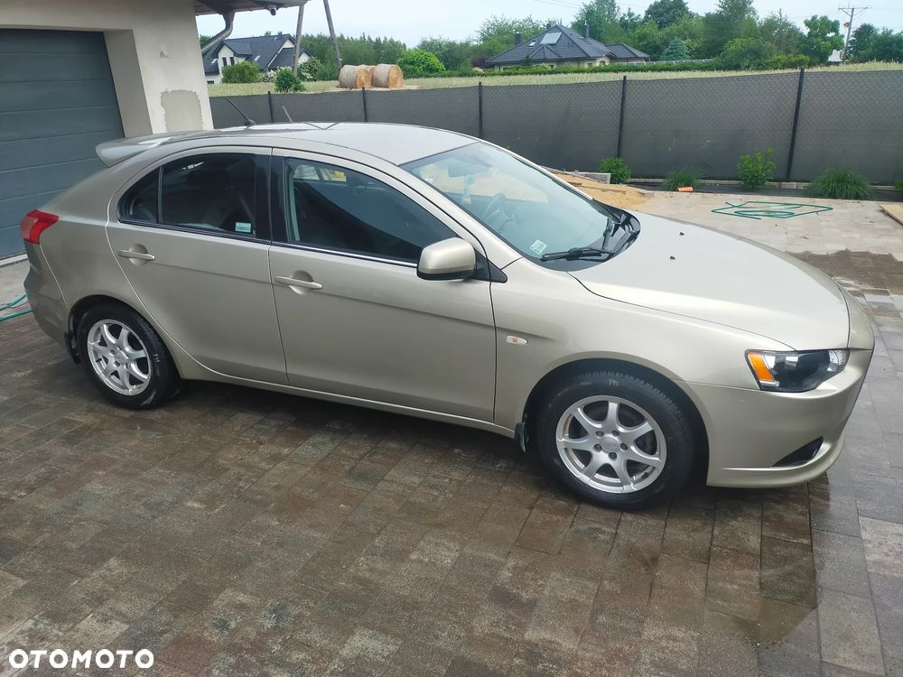 Mitsubishi Lancer 1.8 Intense - 12