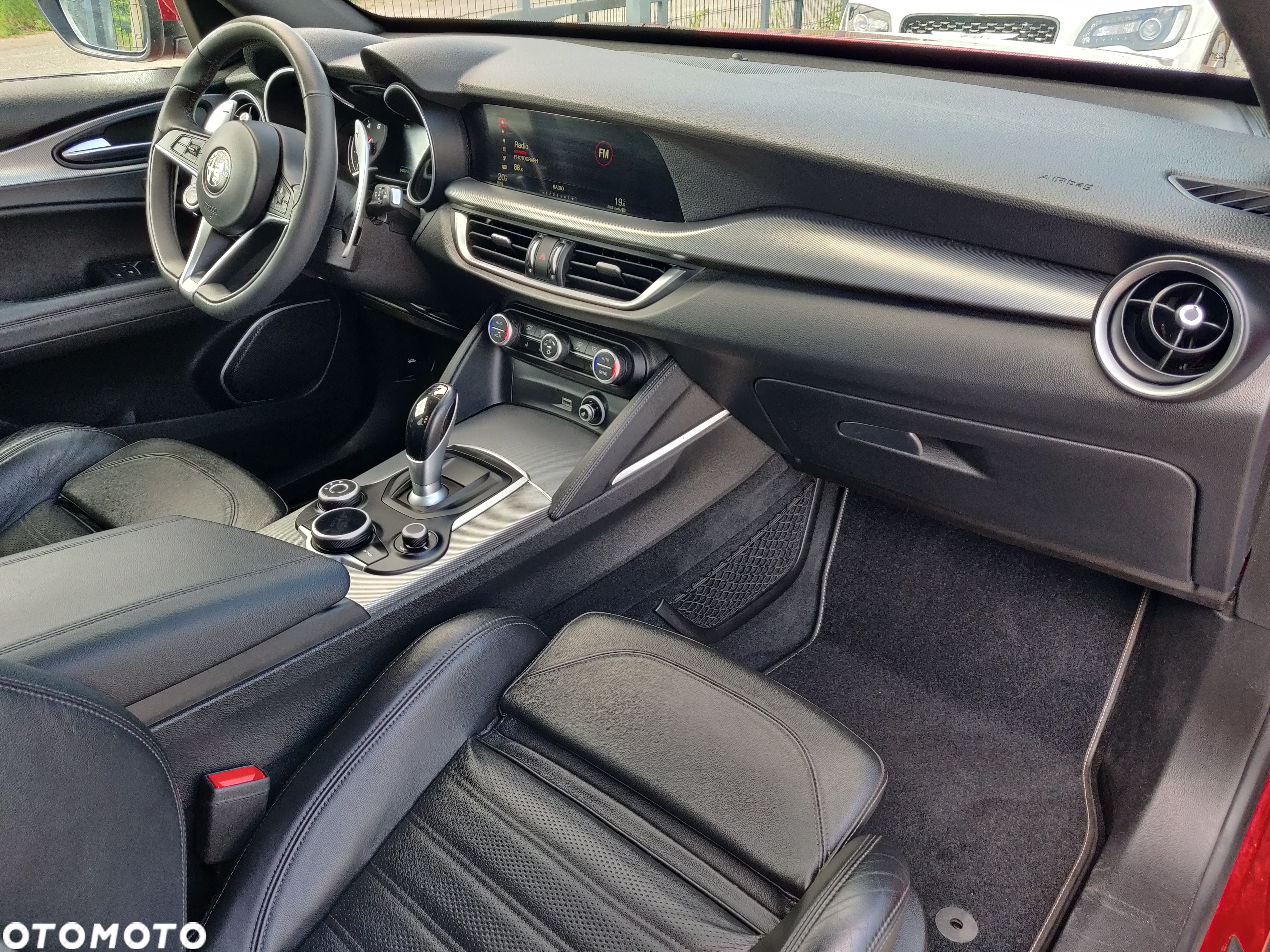 Alfa Romeo Stelvio - 12
