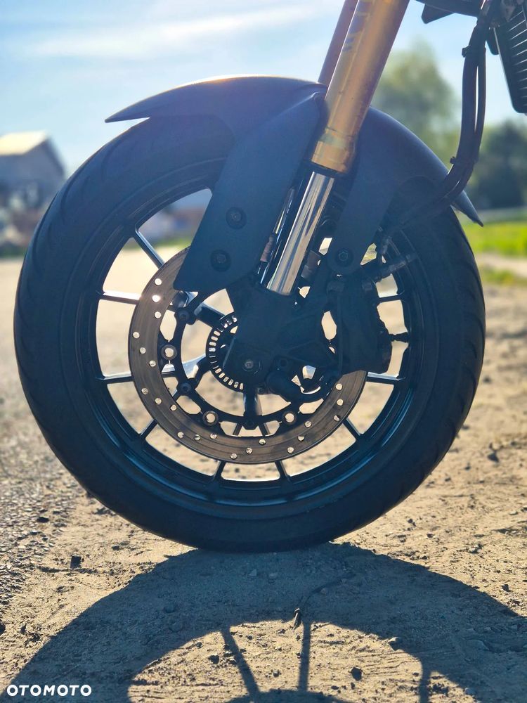 Yamaha MT - 22