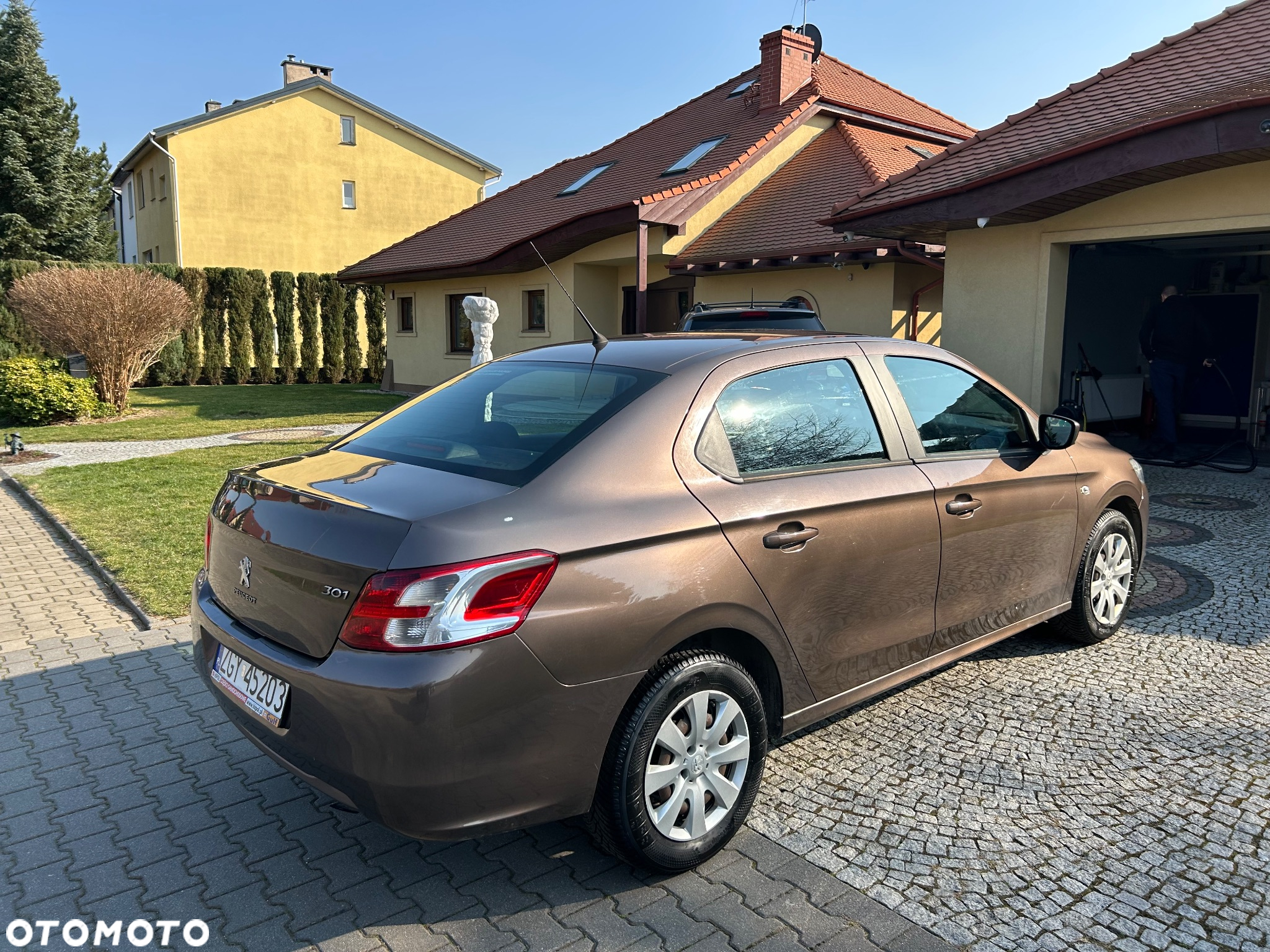 Peugeot 301 1.2 Pure Tech Active - 3