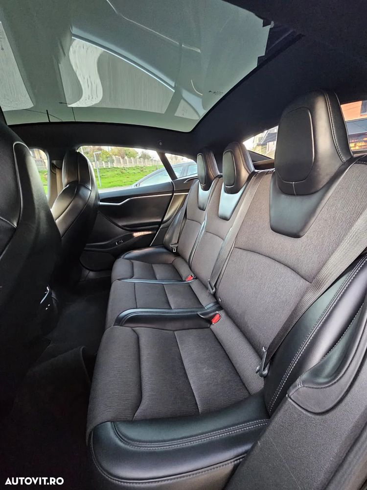 Tesla Model S - 14