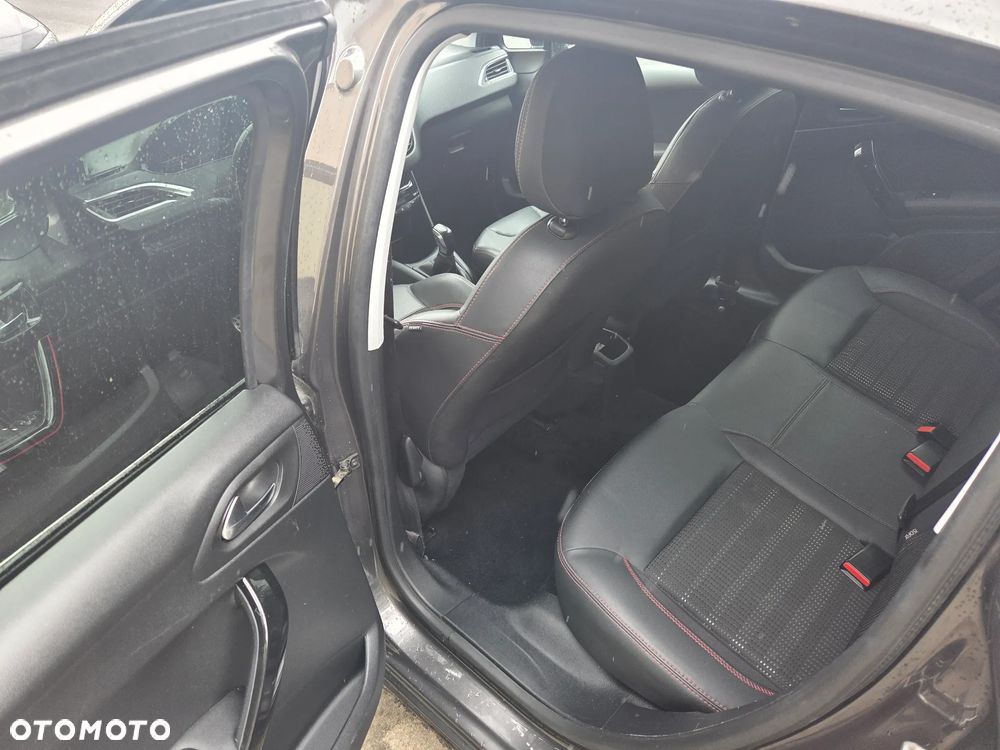 Peugeot 208 - 9