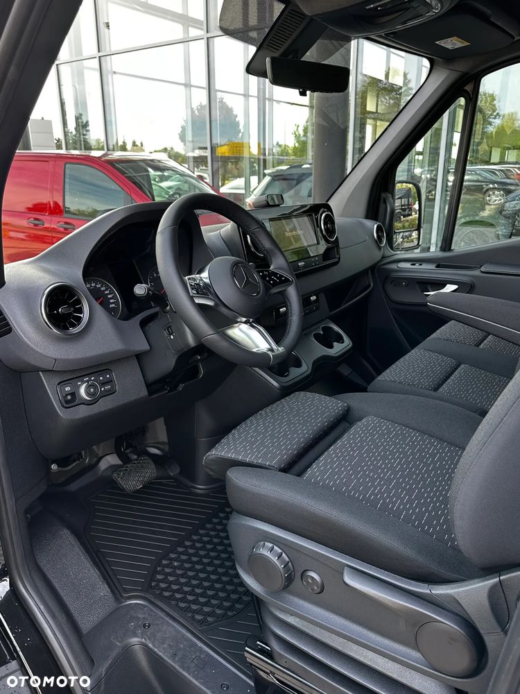 Mercedes-Benz Sprinter - 19