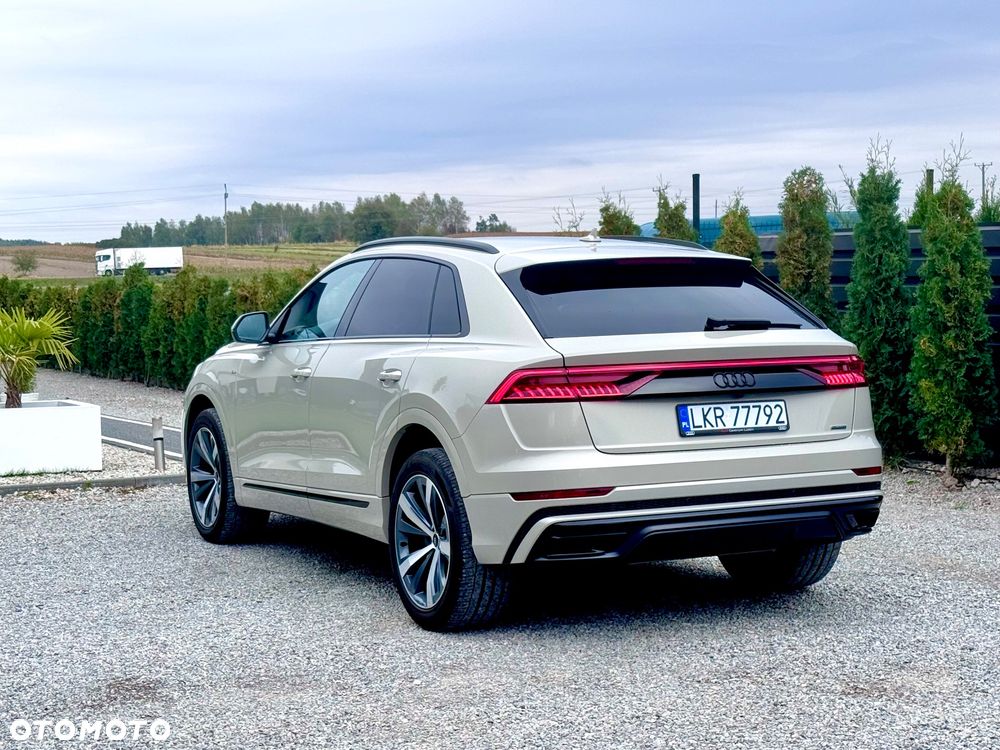 Audi Q8 - 10