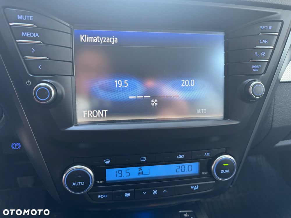 Toyota Avensis 2.0 D-4D Prestige - 26