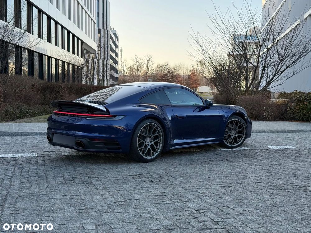 Porsche 911 Carrera - 10