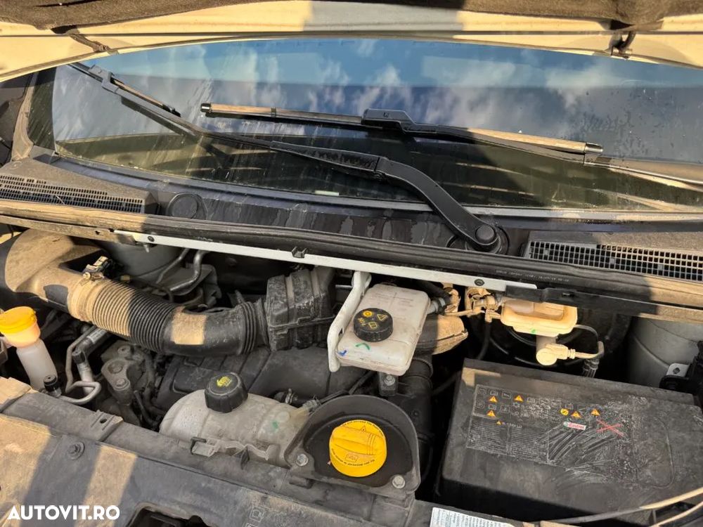 Renault Trafic GRAND CONFORT 1.6 dci 95 CP - 31