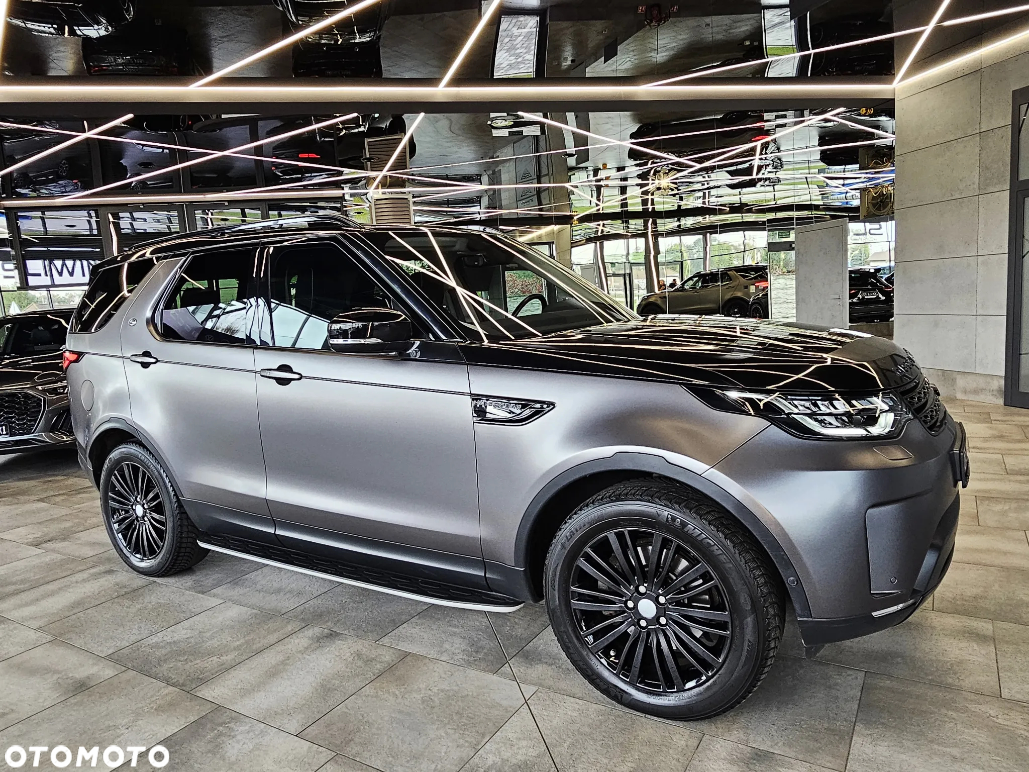 Land Rover Discovery V 2.0 TD4 HSE - 11