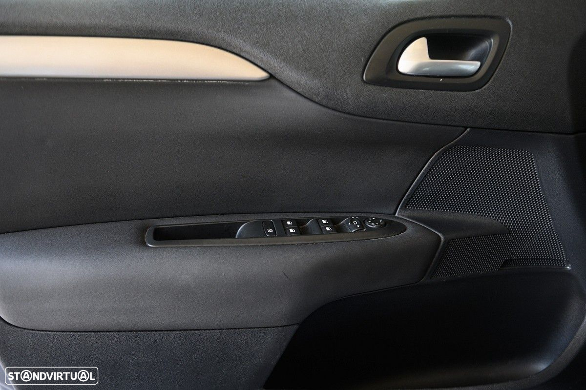 Citroën C4 1.6 BlueHDi Feel EAT6 - 34