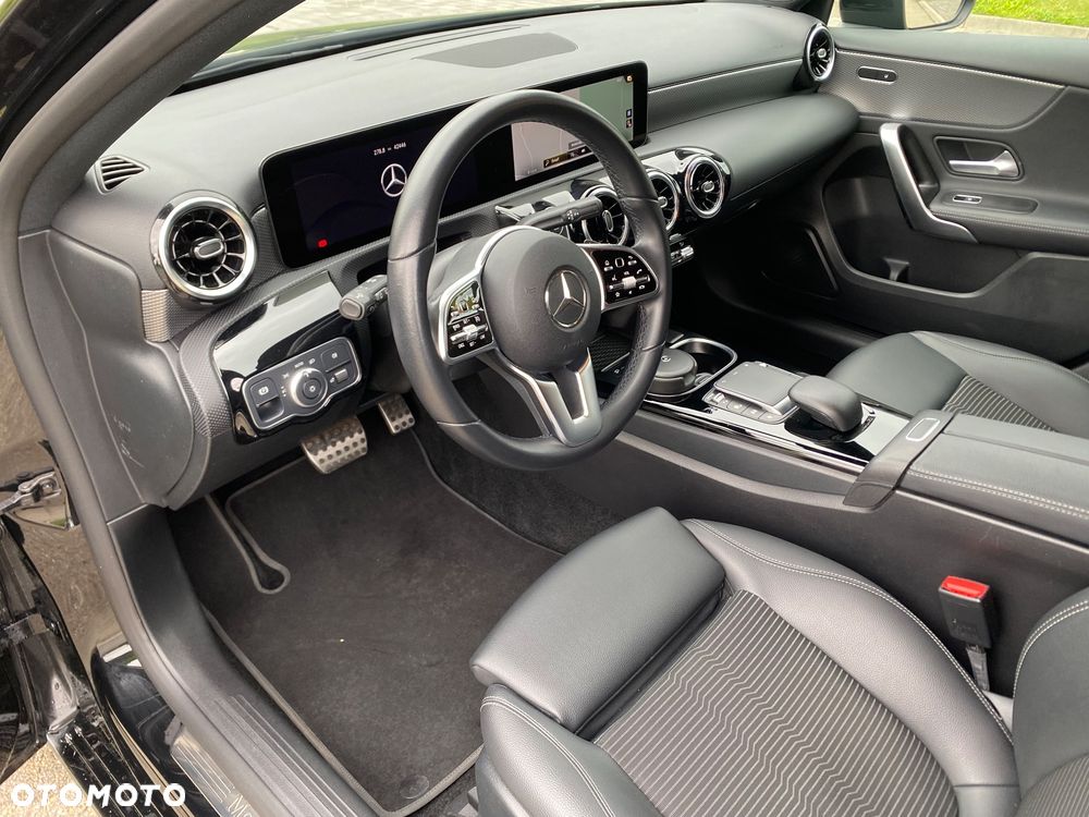 Mercedes-Benz Klasa A 180 Edition 1 7G-DCT - 14