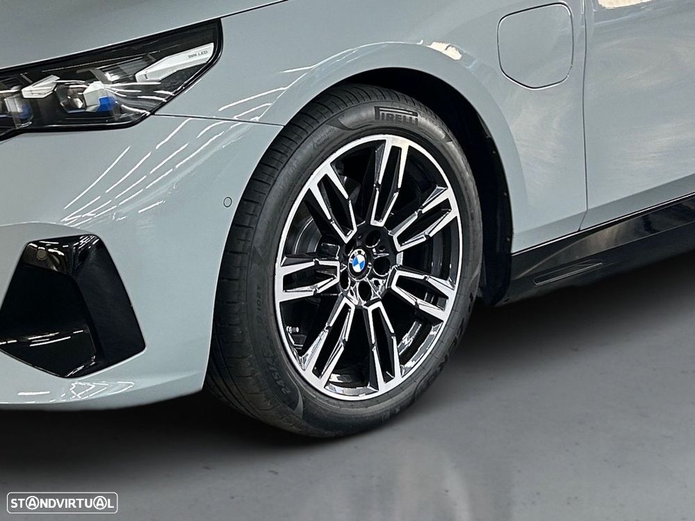 BMW 530 e Pack Desportivo M - 4