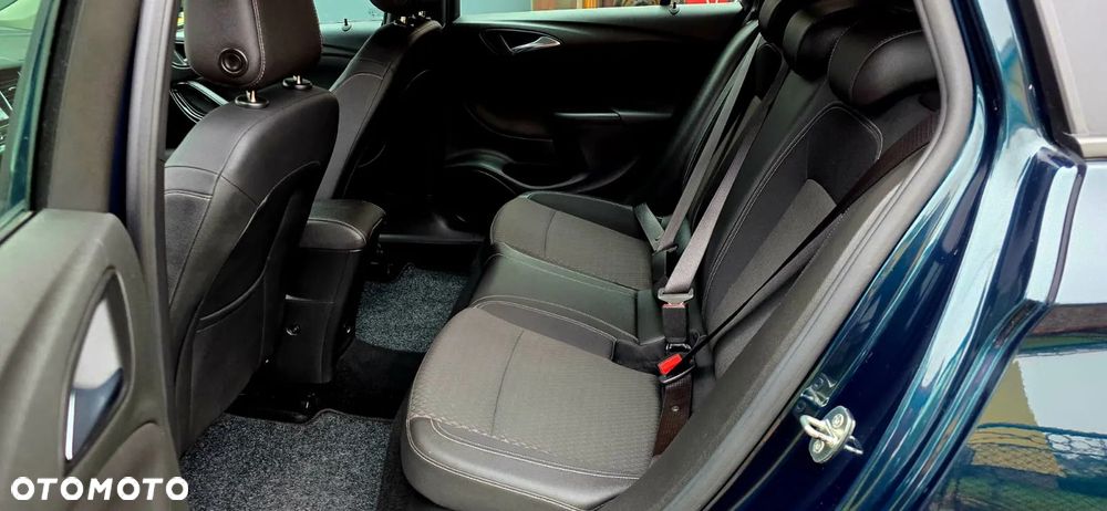 Opel Astra 1.4 Turbo Innovation - 24